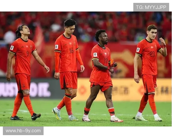 红色小鬼闪耀绿茵：青春风暴点燃激烈足球对决盛宴之夜的华丽篇章